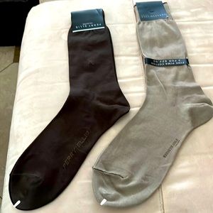 Men’s socks 1 pair is Perry Ellis and the other is Kenneth Cole. Size 10-13